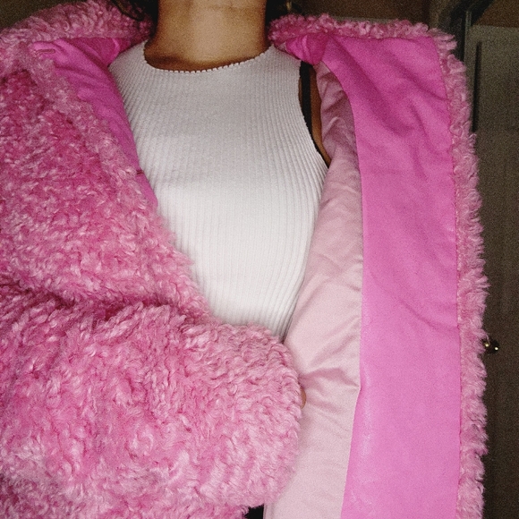 FUCHSIA FAUX SUEDE GUESSS E COAT - Picture 7 of 9